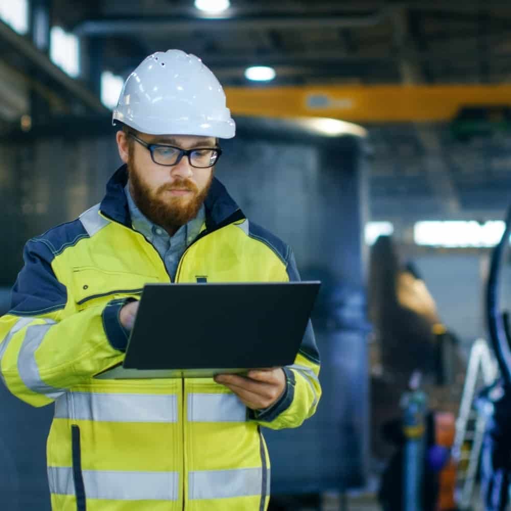 why-manufacturers-are-moving-to-hybrid-communications-blog